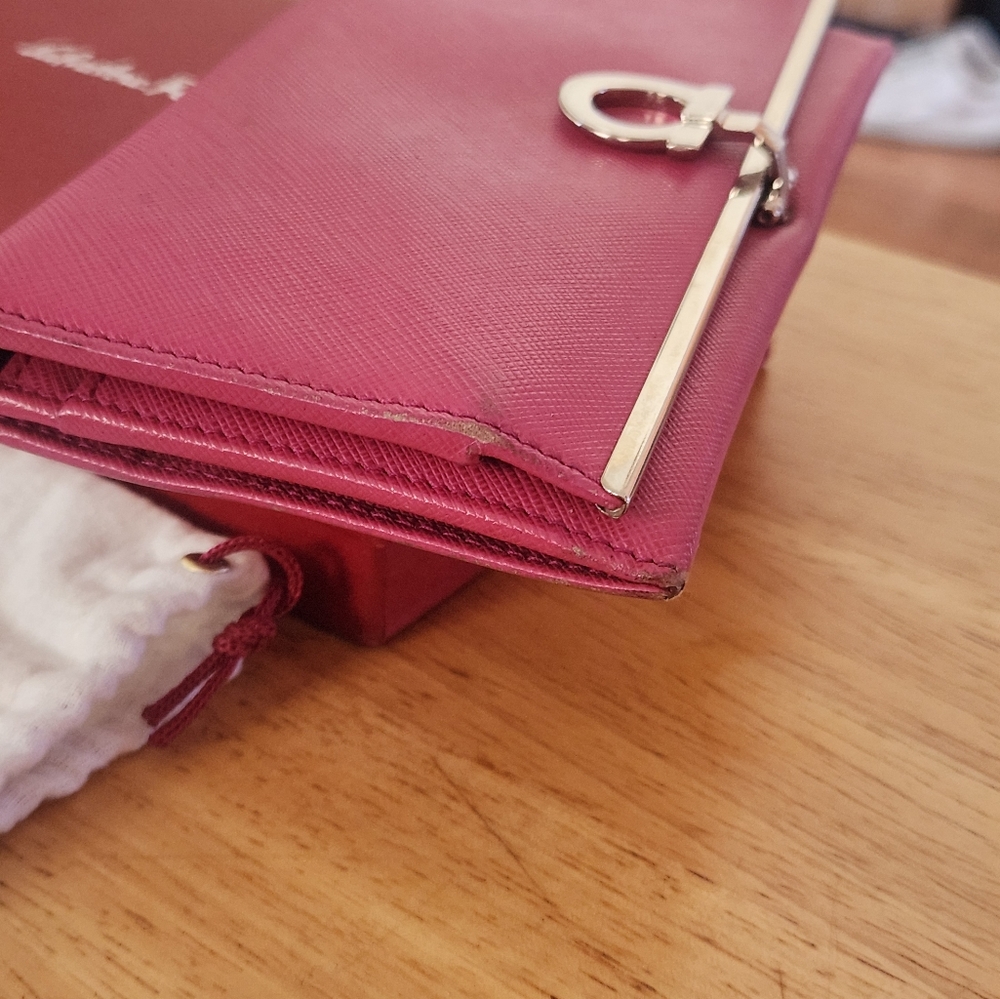 Ferragamo Wallet - Picture 5 of 6
